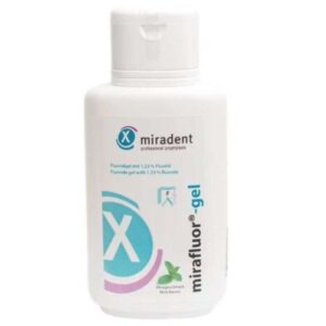 Miradent Mirafluor gel 250 ml menthe, gel fluoré protecteur pour dents sensibles, favorise santé bucco-dentaire, disponible à Kénitra