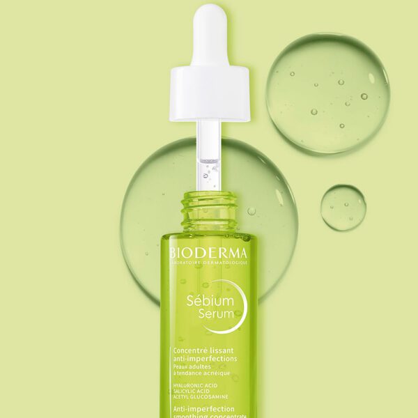 Sérum lissant Bioderma Sébium, 30 ml, réduit les imperfections, affine le grain de peau et améliore l'éclat du teint, idéal pour les peaux à tendance acnéique, disponible en parapharmacie à Kénitra et parapharmacie en ligne.