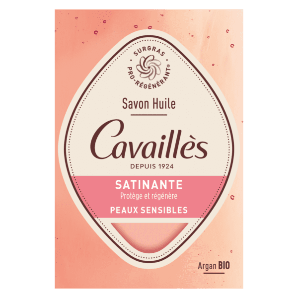 Savon huile satinante Rogé Cavaillès, nettoyant doux pour peau normale à sèche, apporte douceur et hydratation, disponible en parapharmacie à Kénitra et parapharmacie en ligne.