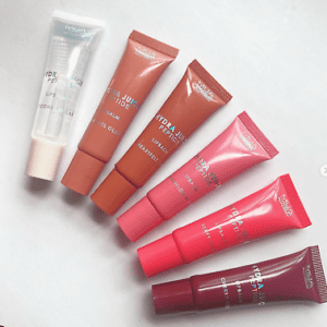 Baume à lèvres MUA Hydra Juice Peptide Lip Balm Cherry Kiss, hydratation intense et protection des lèvres avec parfum cerise, disponible en parapharmacie à Kénitra et parapharmacie en ligne.